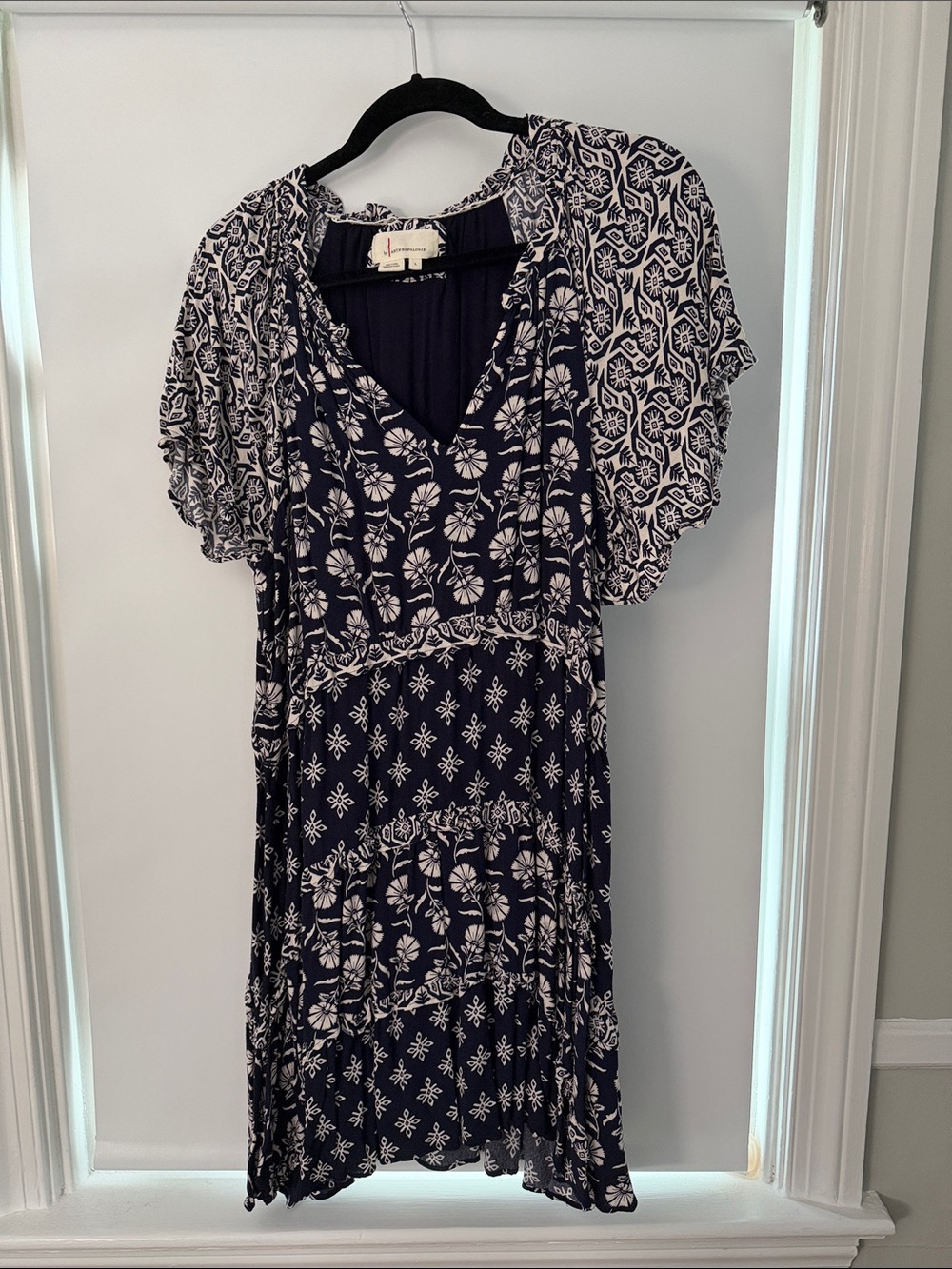 Anthropologie Women’s Navy and White Floral V-Neck Dress